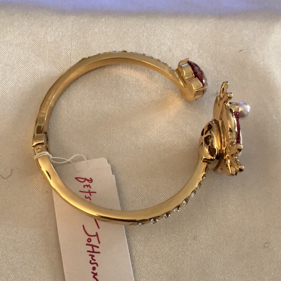 Betsey Johnson Jingle Bell Bling Reindeer Winking & Candy Heart Bangle NWT - Picture 15 of 16